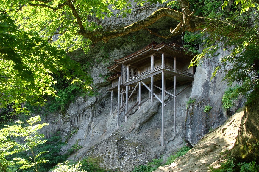 Храм Митоку Санбуцудзи 